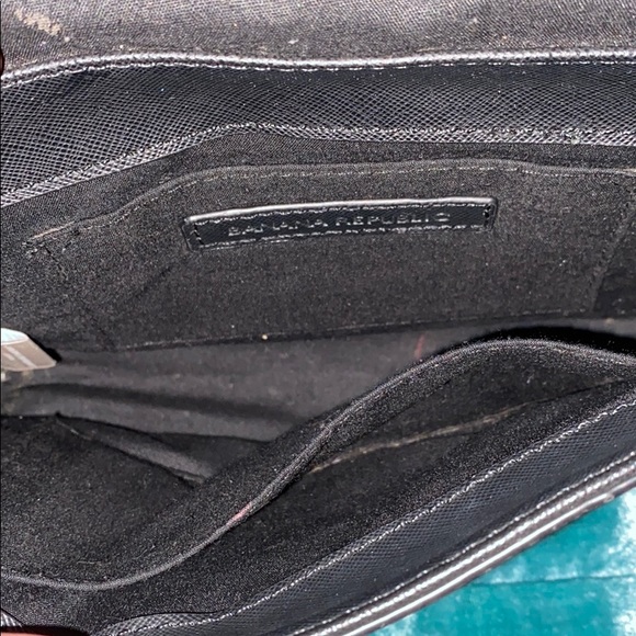 Black Zipper Crossbody - Picture 5 of 6